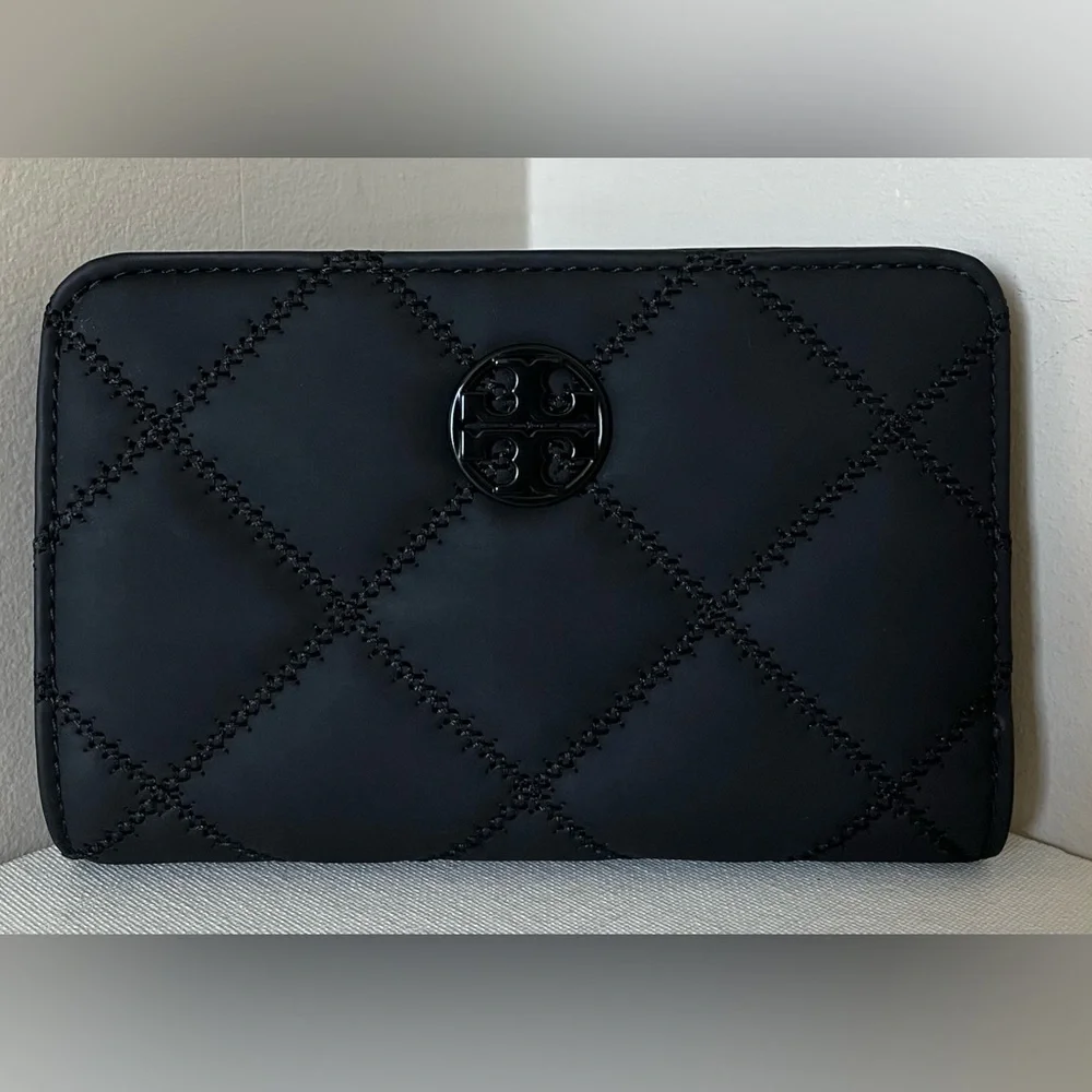 New Tory Burch Willa Matte Medium Leather Wallet  Black
